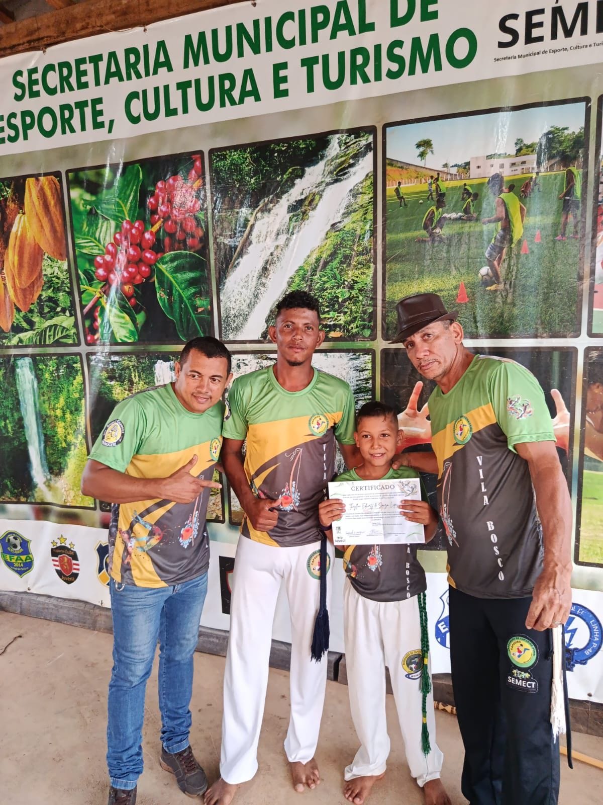 Imagem 10 - A SEMECT realizou no distrito Bosco , o primeiro encontro de capoeira .