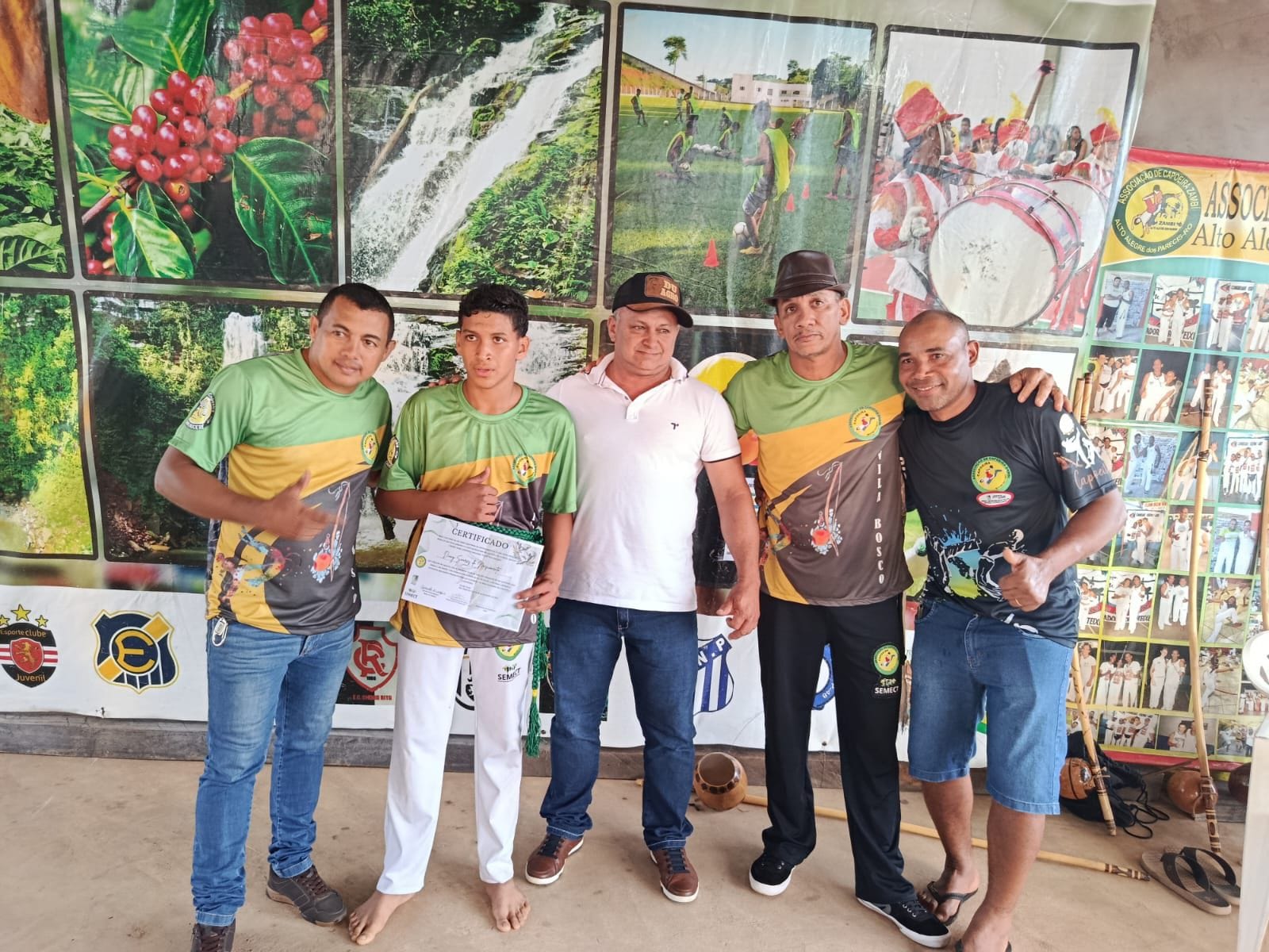 Imagem 9 - A SEMECT realizou no distrito Bosco , o primeiro encontro de capoeira .