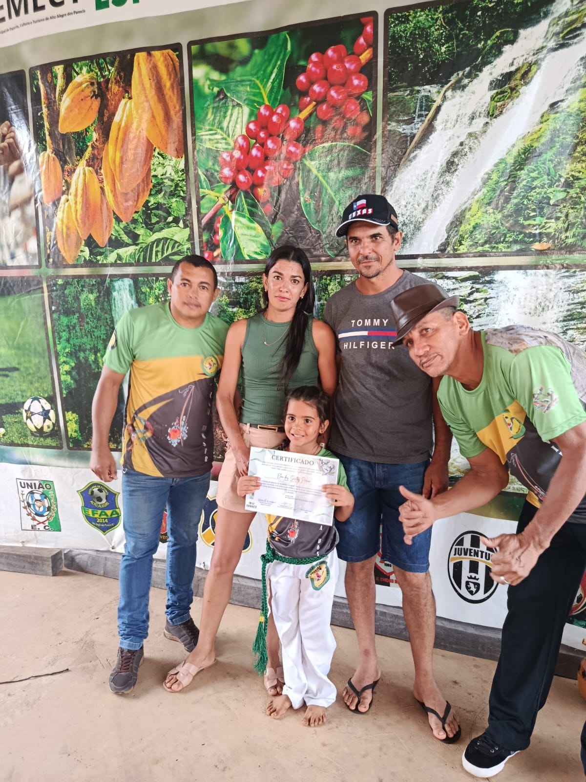 Imagem 7 - A SEMECT realizou no distrito Bosco , o primeiro encontro de capoeira .