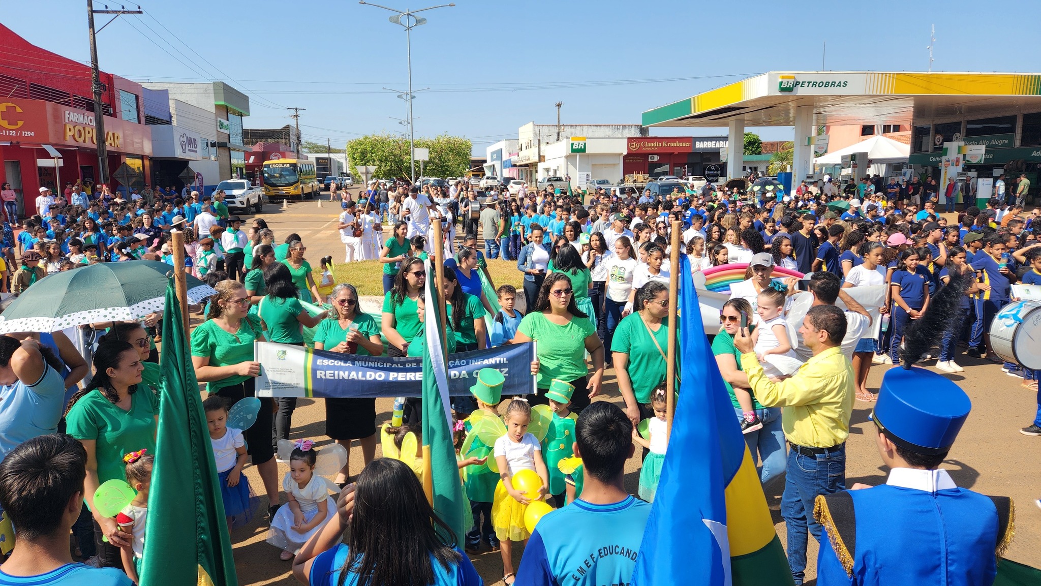 Desfile cívico de 07 de setembro,  independência do Brasil, foi realizado na manhã deste sábado dia 06 de setembro em Alto Alegre dos Parecis-RO.